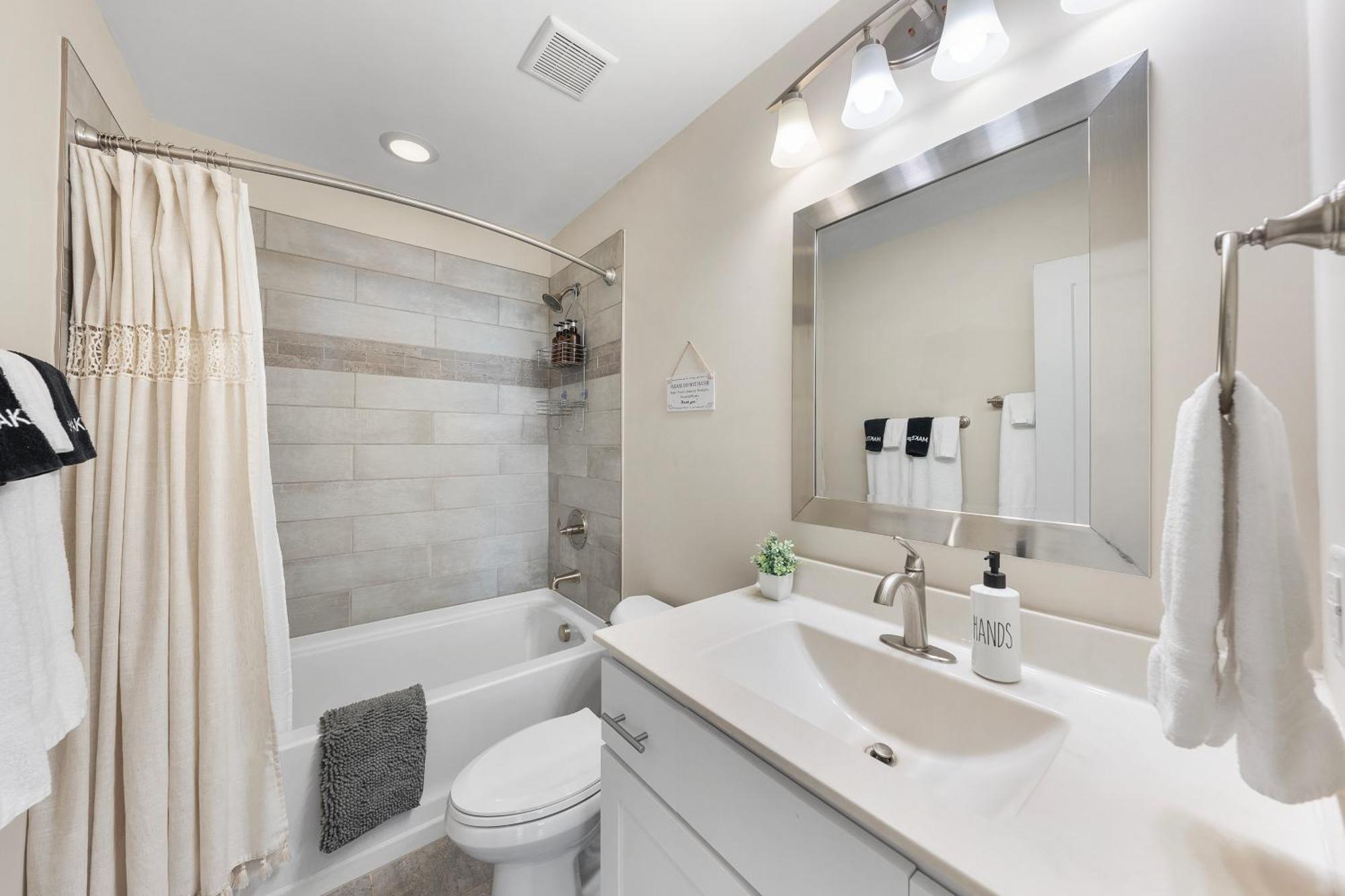 Charming Dt 3-Bed Bungalow With Fenced-In Yard Raleigh Exterior photo